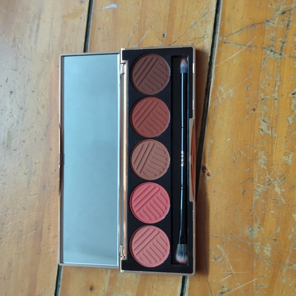 Dose of colour sassy Sienna's pallete - Picture 2 of 3